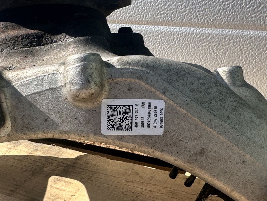 Десен шенкел AUDI A8 D5 4N0407242B