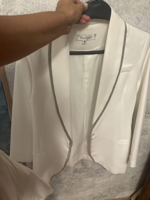Продаються пиджаки zara