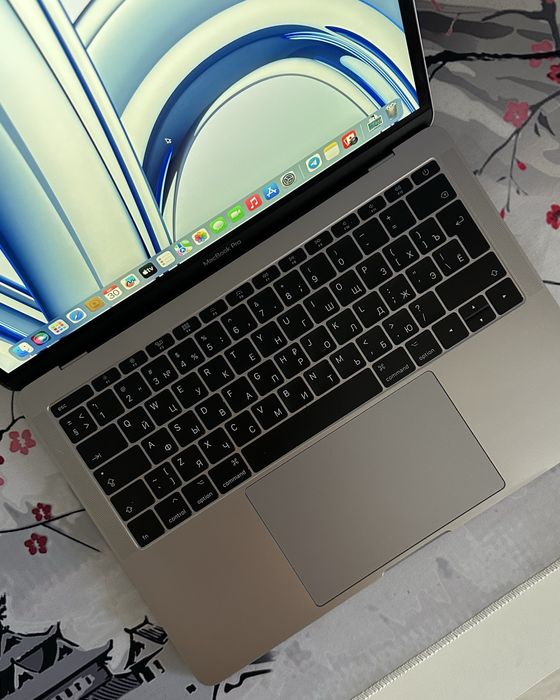 MacBook Pro 13 2017 / в отличном состоянии / макбук про