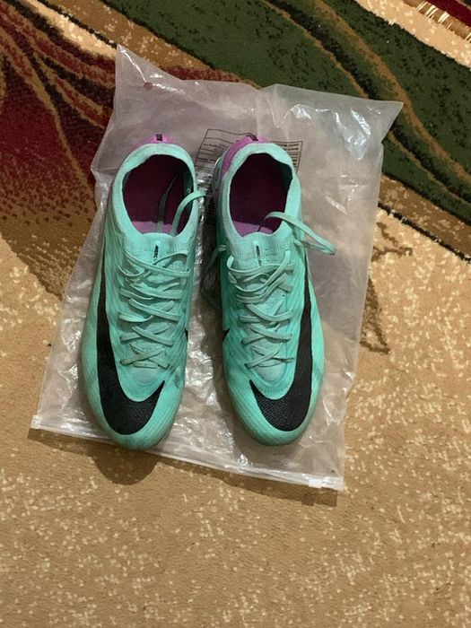 Продаю бутсы Airzoom