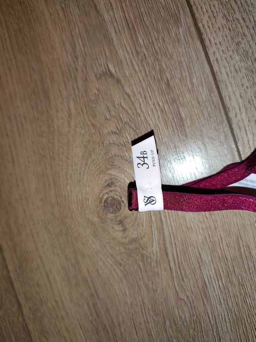 продам бюстгалтеры Виктория секрет новые