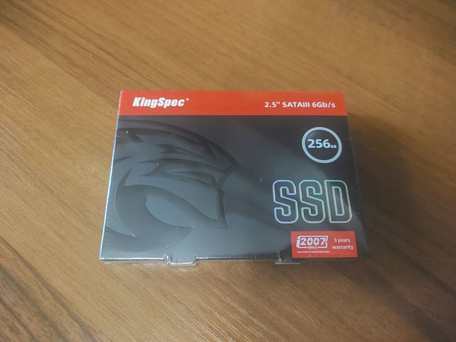 SSD диск 256 Gb. Новые.