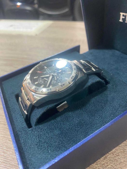 Продавам мъжки часовник FESTINA F16662