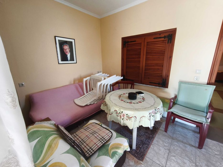 Продава къща 59м2 с ид.част от двор 900м2 в центъра на Кердилия,Гърция