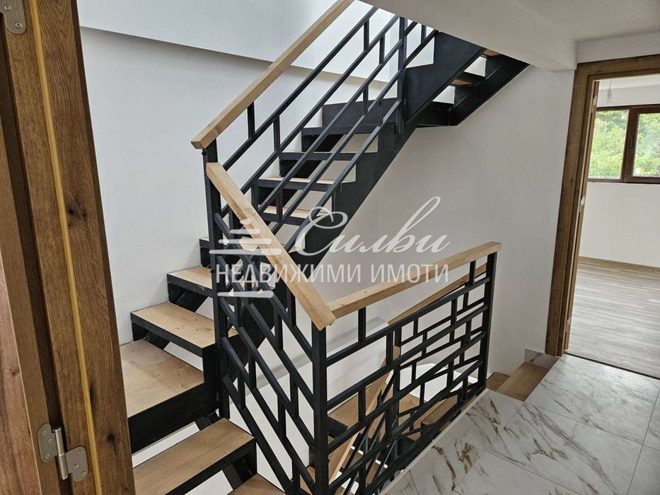 Продава се Тристаен апартамент в Шумен, Томбул джамия - 154 кв.м за 861 €/кв.м - Снимка #10