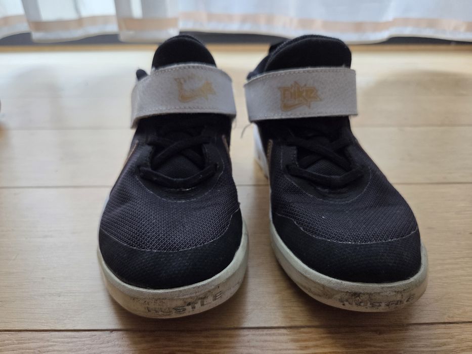 Adidasi Nike marimea 35