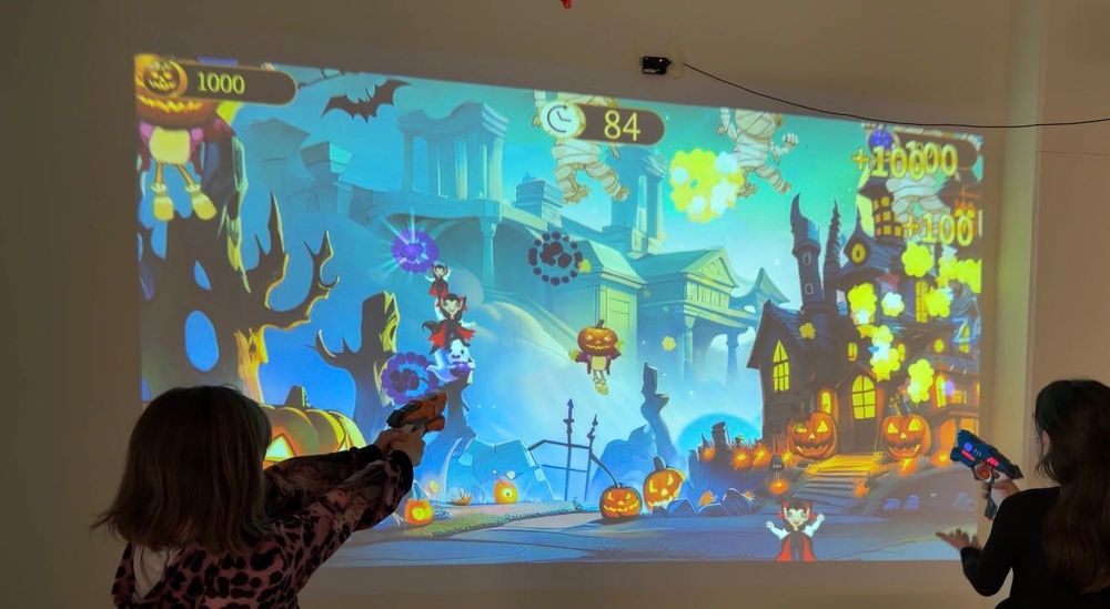 Vând Joc Interactiv de protecție pe perete