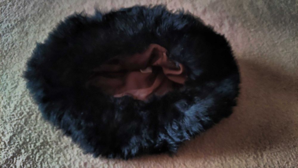 Vand caciula din blana naturala pentru femei