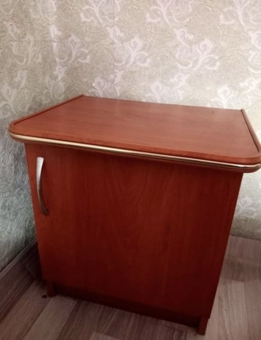 Столи тубмбочки комод