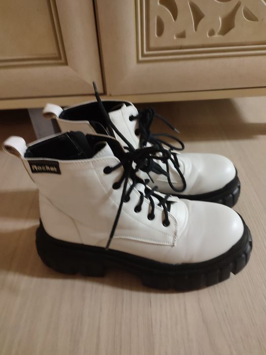 Продам женские ботинки, размер 39