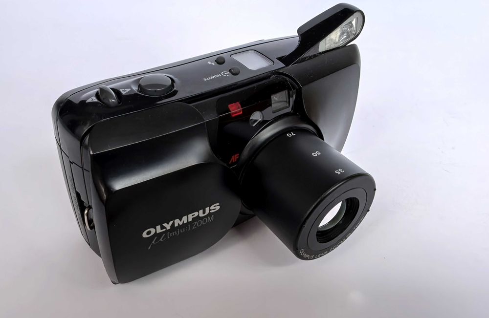 Филмов фотоапарат Olympus Mju Zoom - като нов