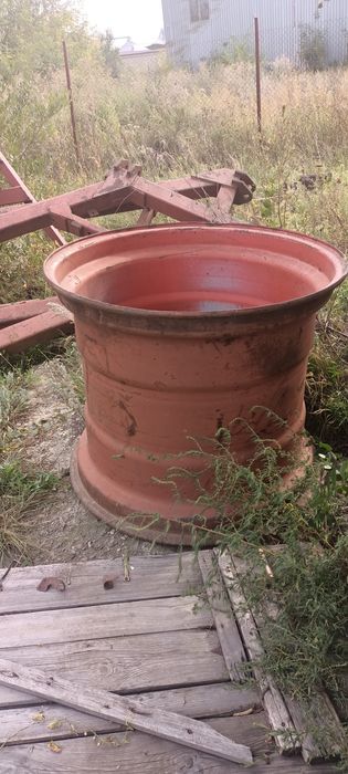 Продам 2 передних диска от комбайнов