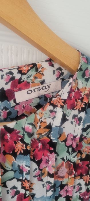 Rochie cu flori foarte potrivita în sarcina