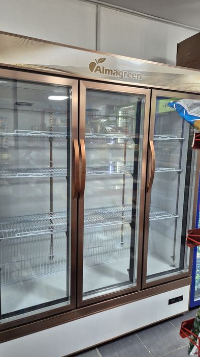 Витринный холодильник