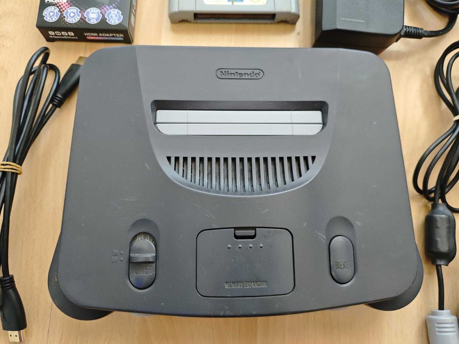 Nintendo 64 + HDMI преходник + Флаш карта с много игри
