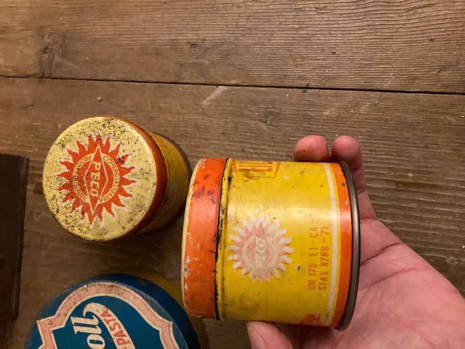 Cutie vaselina din tablă PECO  retro perioada comunistă
