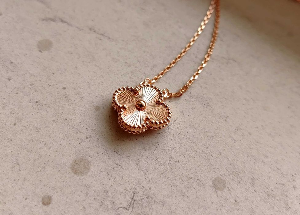 Дамско колие с детелина от бяло злато - Van Cleef & Arpels VCA