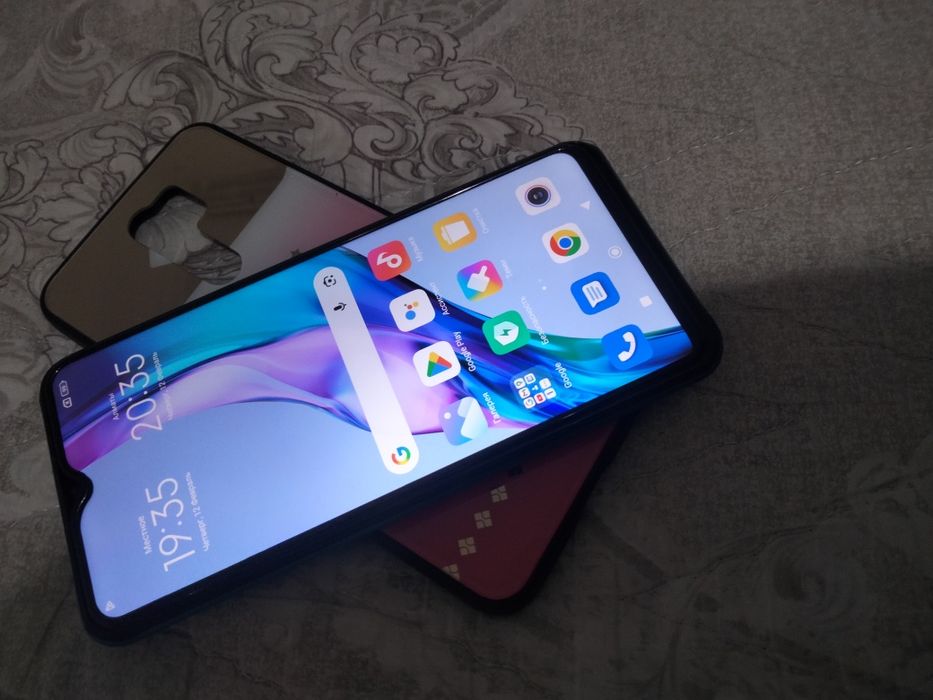 Продам Redmi 9. 64гб в отличном состоянии