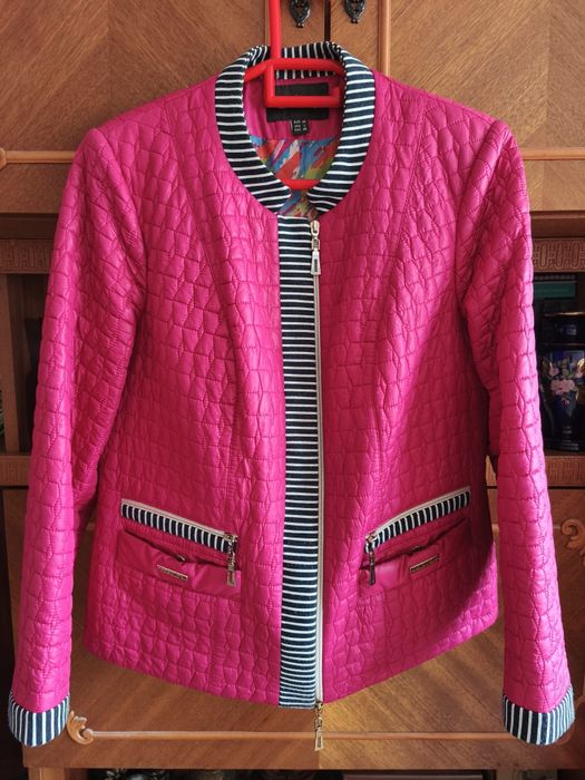 Куртка женская L размер