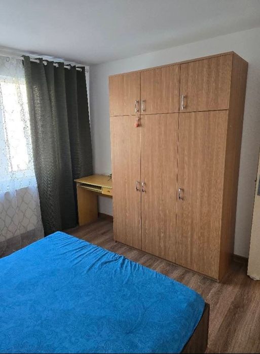 Proprietar inchiriez apartament cu 2 camere decomandat