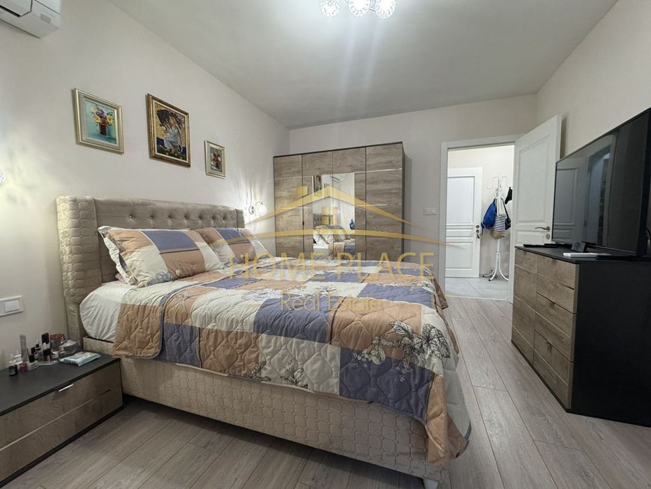 Дава се под наем Двустаен апартамент в Варна, Център - 55 кв.м за 765 € - Снимка #2