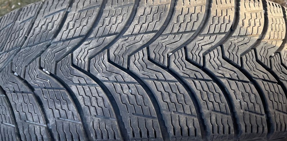 Зимние шины комплект!