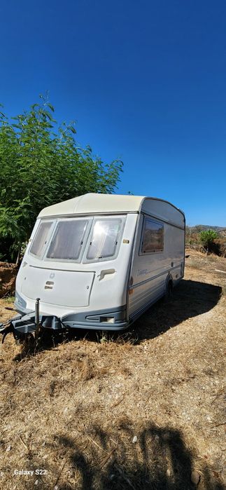 Двуместна каравана