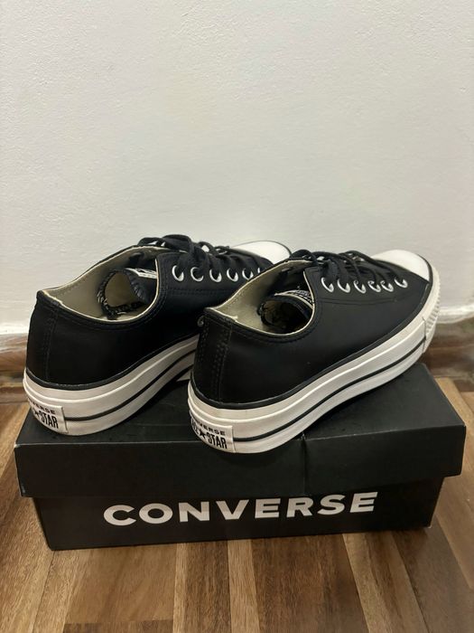 Converse de piele