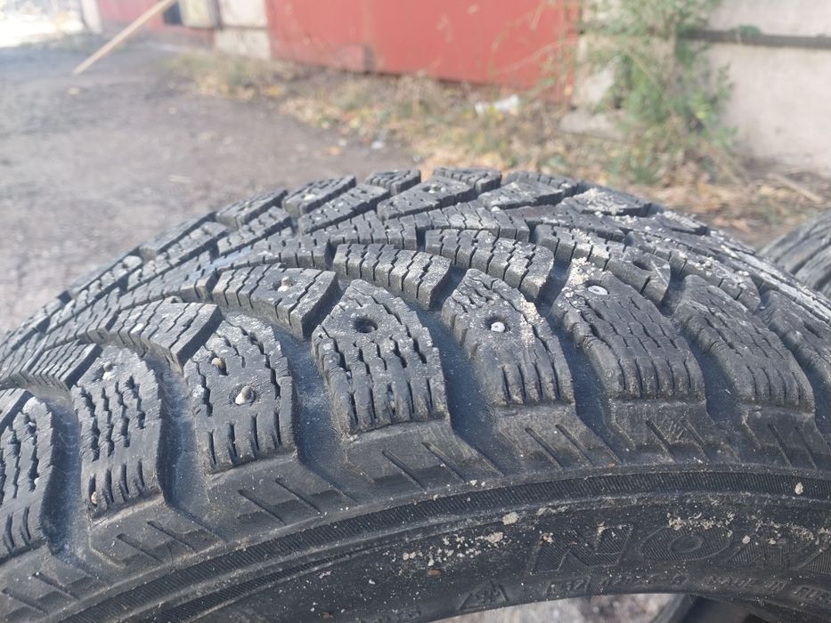 2 шины Nokian 205 50 R16.