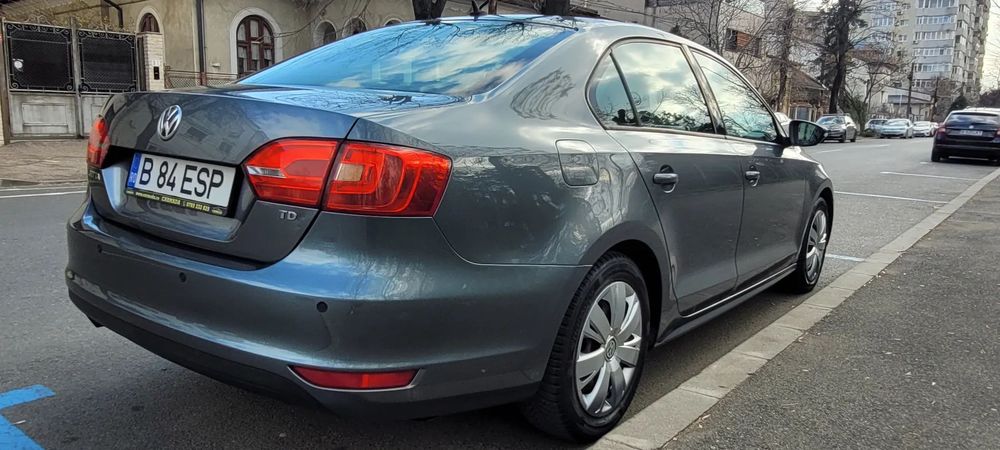 Volkswagen Jetta 2013 1.6 TDI 105 CP • Km real