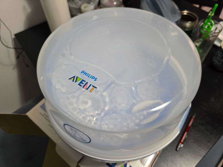 Vând sterilizator pentru microunde Philips AVENT SCF2820/02