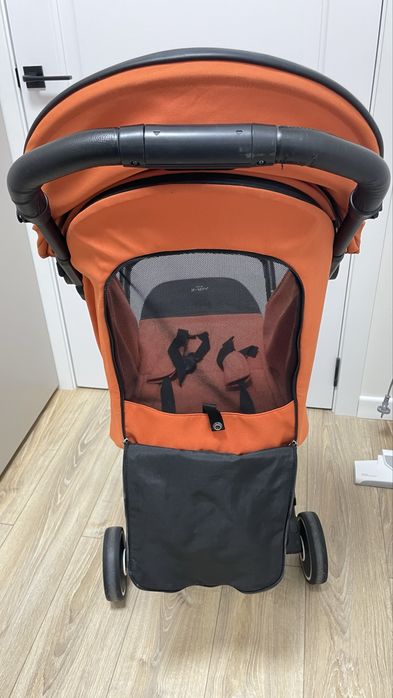 Продам коляску anex air X