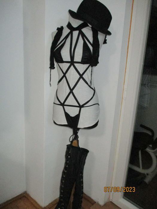 Sexy Bodies  (Stripes albastru si  negru), produs bonus la  livrare