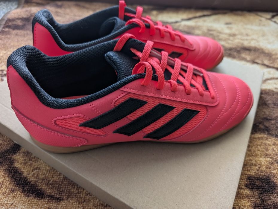 футболни маратонки за зала Adidas