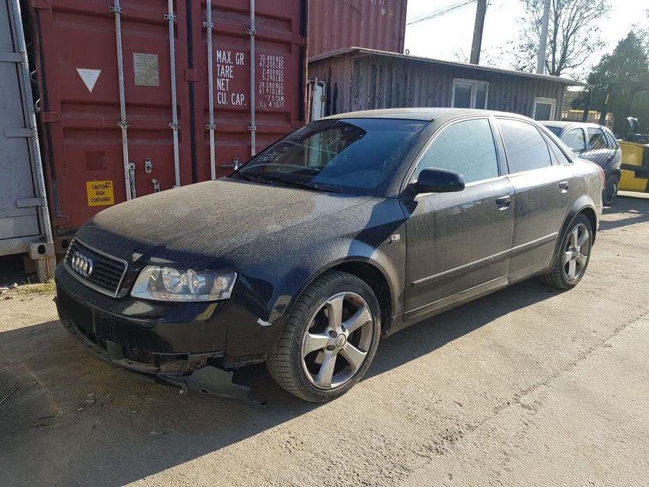 Dezmembrari  Audi A4 B6 (8E)  2000  > 2004 1.9 TDI Motorina