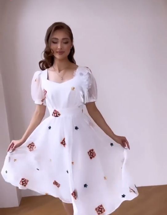 Продам шикарное модное платье 42-44р