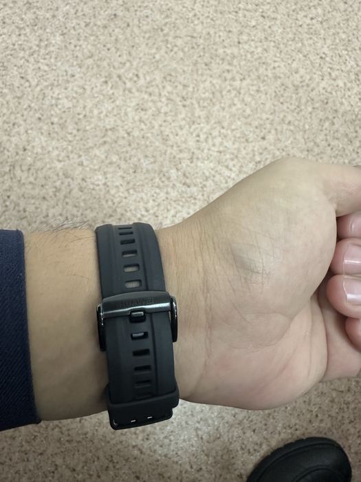 Продам Huawei часы !