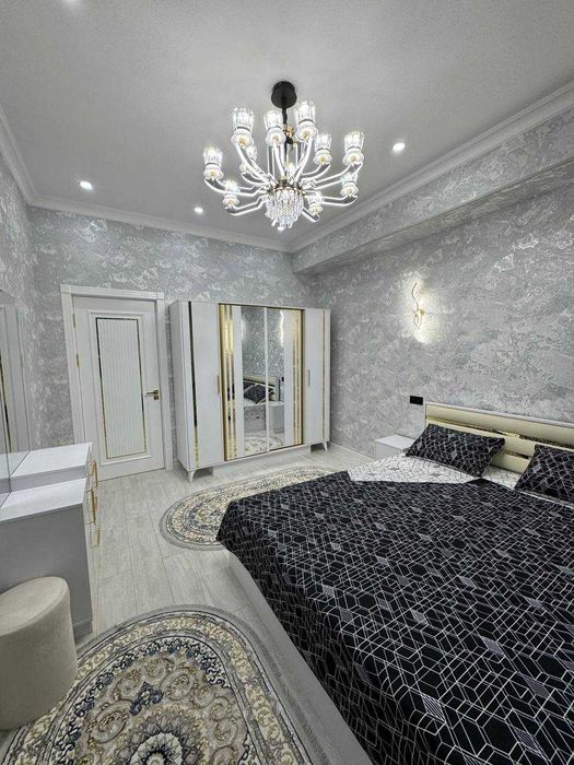 х комнатная  квартира для большой семьи на 1м этаже  Вокзала.