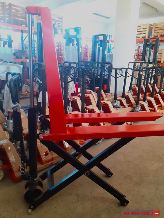 Газокар Катерпилар и Ножична палетна количка с товароподем 1500кг.