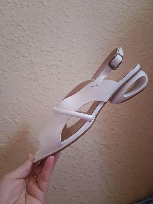 Продам босоножки натуральная кожа