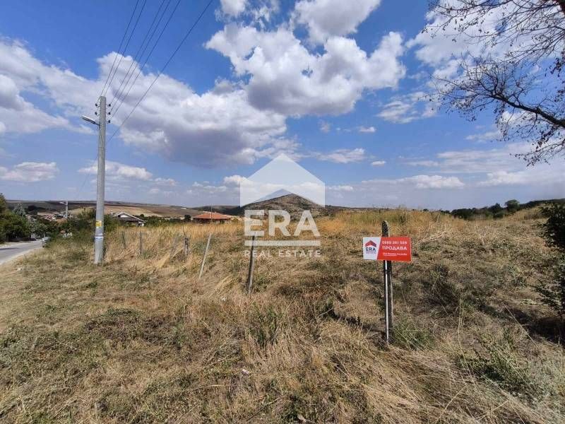 Атрактивен парцел в живописното село Татарево
