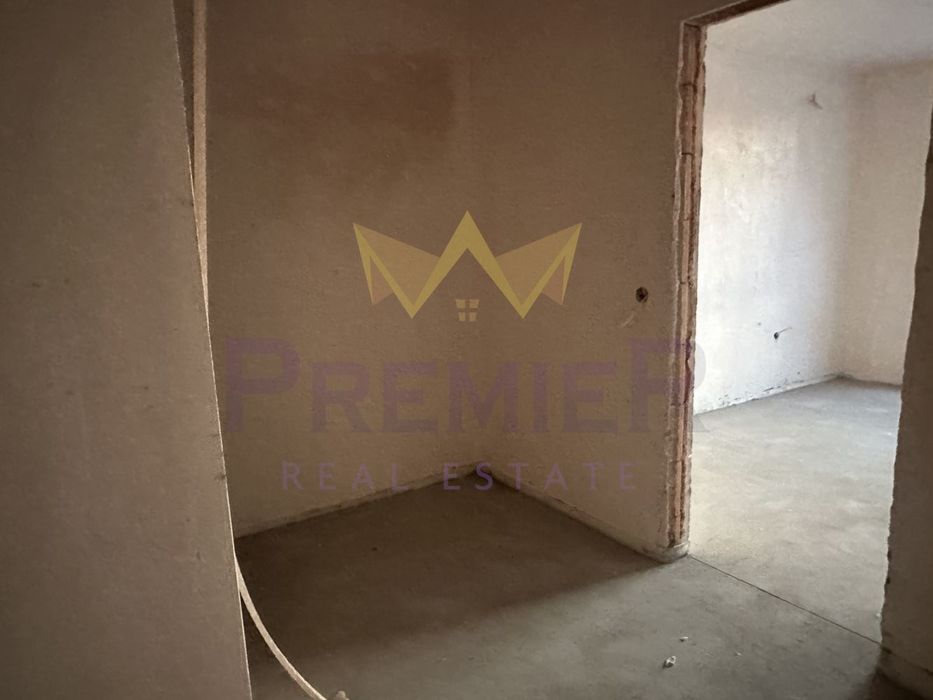 Продава се Тристаен апартамент в Варна, Възраждане 3 - 99 кв.м за 644 €/кв.м - Снимка #2