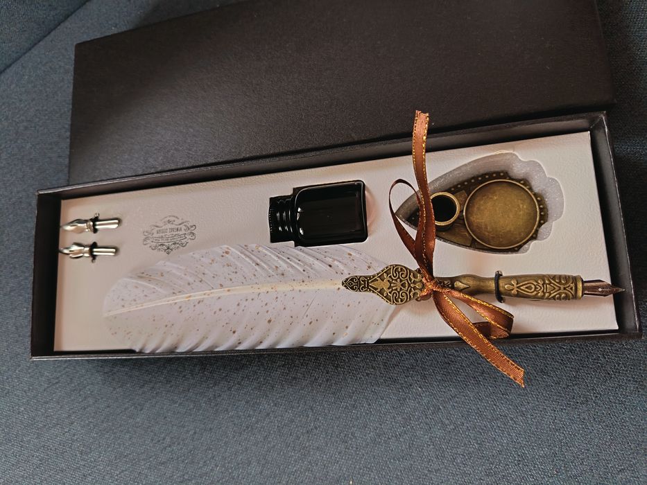 Set caligrafie cu pană, calimara și suport