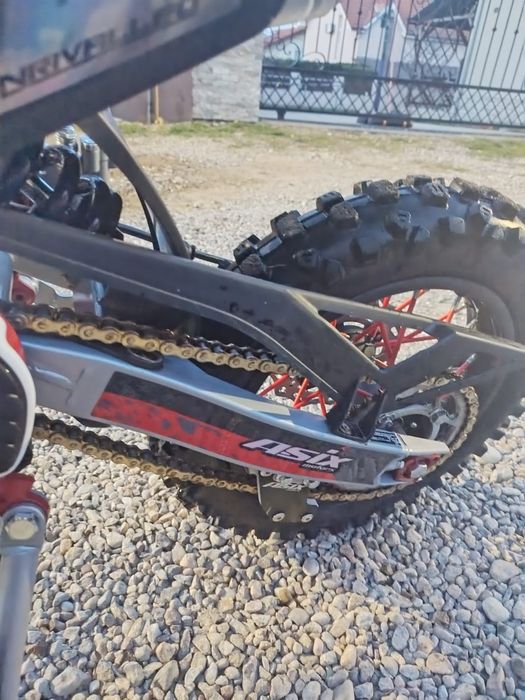 Vând Cross Asix 125