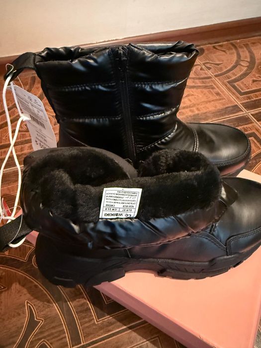 Продам женские сапоги