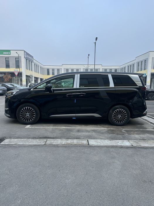 BYD DENZA D9 в наличаи от TERRA AUTO