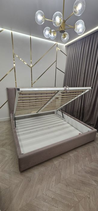 Продам кровать двухспальную