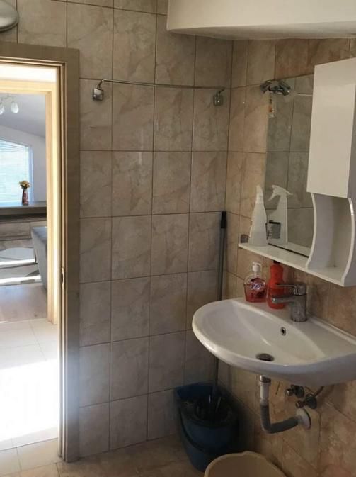 Дава се под наем Тристаен апартамент в Пловдив, Кършияка - 100 кв.м за 215 € - Снимка #4