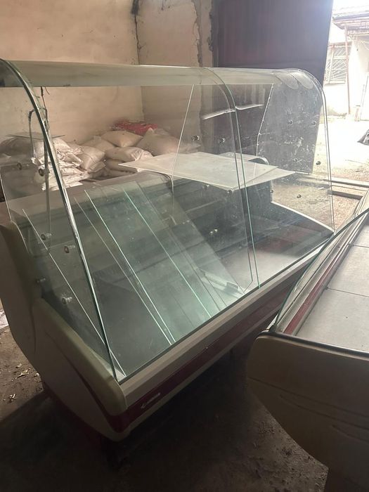 Витринный холодильник