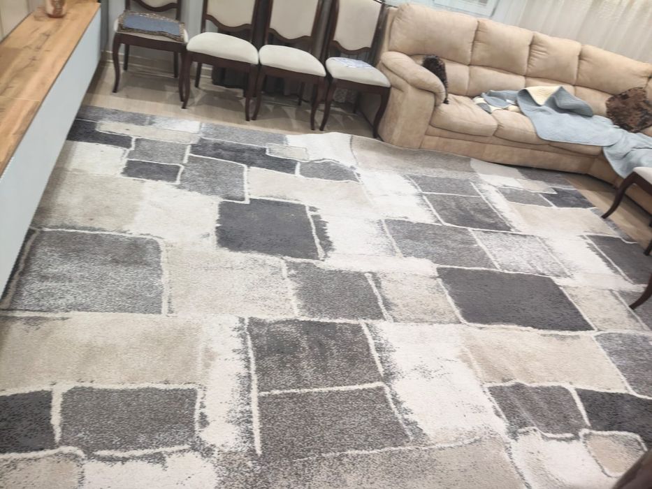 Продам ковер в отличном состоянии.